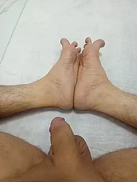 Snapshot of Hardapple01 chatting on 10/01/25, 09:10 Hardapple01 online show from 10/01/25, 09:10