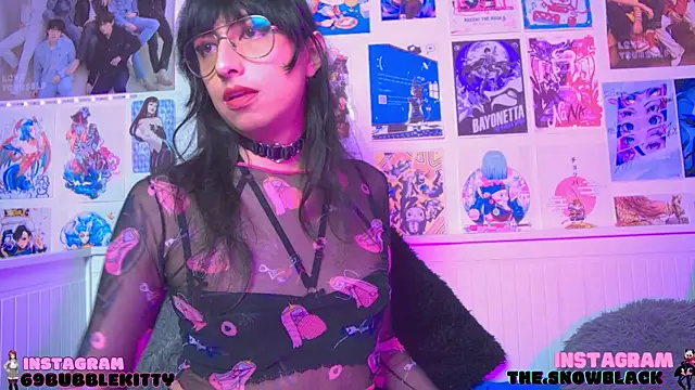 snowblack  online show from 03/21/25, 02:07