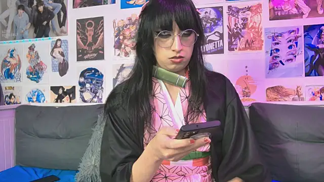 snowblack  online show from 09/25/25, 05:38