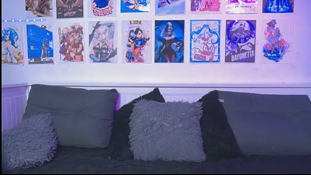 snowblack  online show from 04/05/26, 12:19