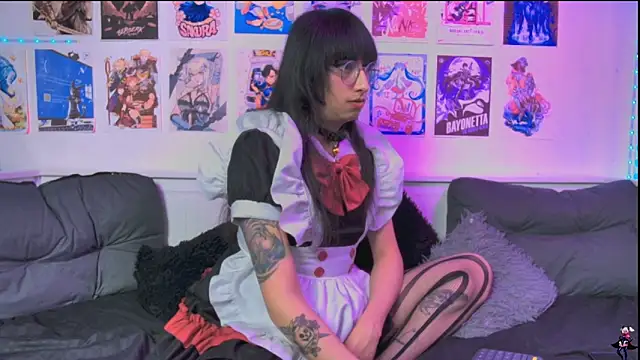 Snapshot of snowblack_ chatting on 04/22/26, 02:51 snowblack online show from 04/22/26, 02:51