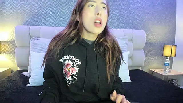 Snapshot of lena_banks chatting on 02/17/25, 08:58 lena banks online show from 02/17/25, 08:58