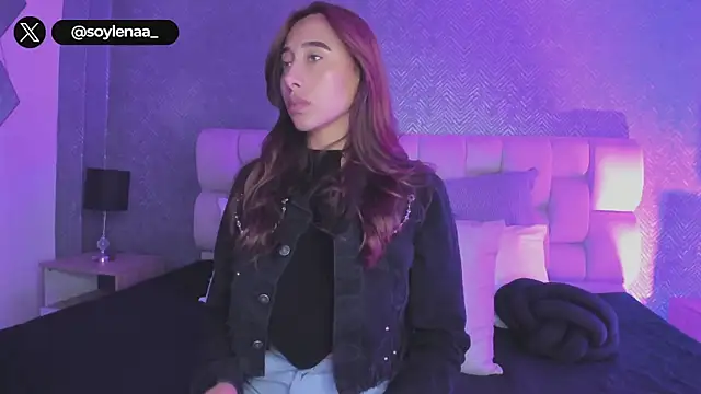 Snapshot of lena_banks chatting on 10/13/25, 10:43 lena banks online show from 10/13/25, 10:43