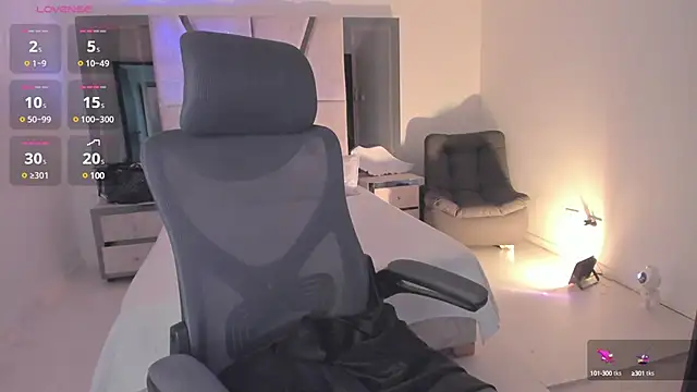 LunaBaker-1 online show from 01/20/25, 09:22