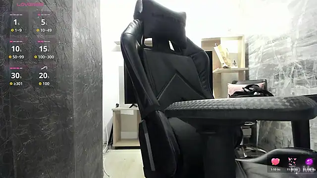 LunaBaker-1 online show from 12/19/25, 08:49