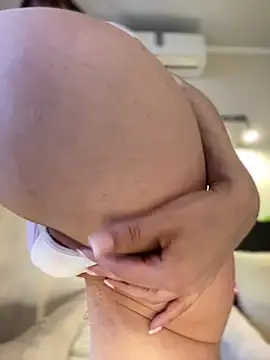 evaran  online show from 02/24/25, 01:53