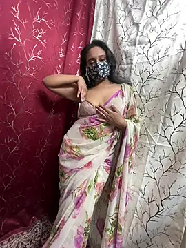 Snapshot of LuscousPussy chatting on 12/08/24, 12:08 LuscousPussy online show from 12/08/24, 12:08