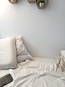 MIYESSI online show from 04/15/26, 05:53