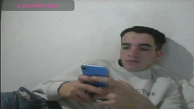 Snapshot of Tombgy07 chatting on 02/05/25, 08:57 Tombgy07 online show from 02/05/25, 08:57