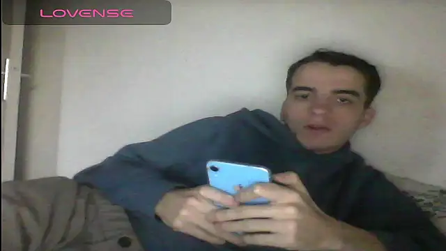 Snapshot of Tombgy07 chatting on 02/13/25, 04:39 Tombgy07 online show from 02/13/25, 04:39