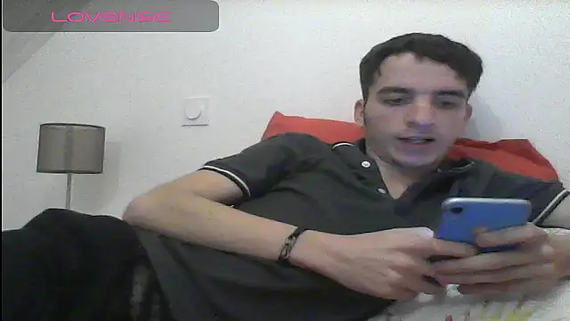 Snapshot of Tombgy07 chatting on 02/20/25, 08:36 Tombgy07 online show from 02/20/25, 08:36