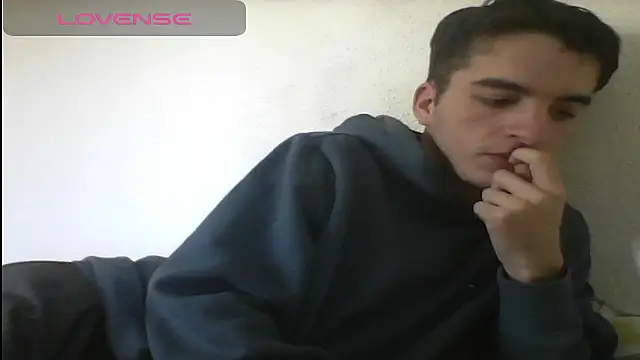 Snapshot of Tombgy07 chatting on 03/03/25, 02:04 Tombgy07 online show from 03/03/25, 02:04