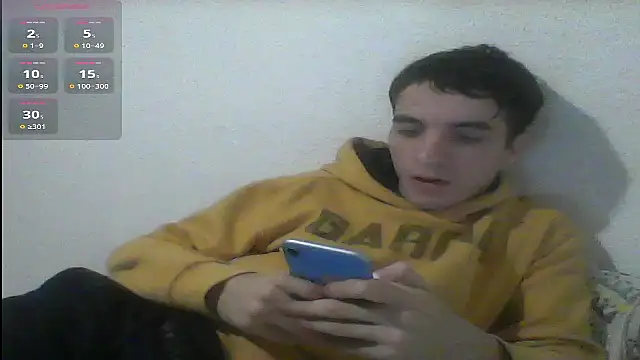 Snapshot of Tombgy07 chatting on 03/12/25, 08:31 Tombgy07 online show from 03/12/25, 08:31