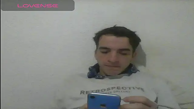 Snapshot of Tombgy07 chatting on 03/17/25, 08:30 Tombgy07 online show from 03/17/25, 08:30