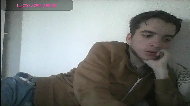 Snapshot of Tombgy07 chatting on 03/18/25, 03:53 Tombgy07 online show from 03/18/25, 03:53