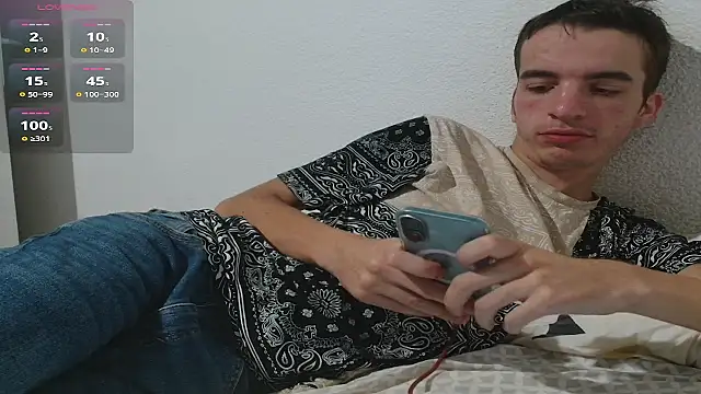 Snapshot of Tombgy07 chatting on 09/08/25, 07:46 Tombgy07 online show from 09/08/25, 07:46