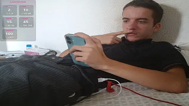 Snapshot of Tombgy07 chatting on 09/16/25, 11:00 Tombgy07 online show from 09/16/25, 11:00