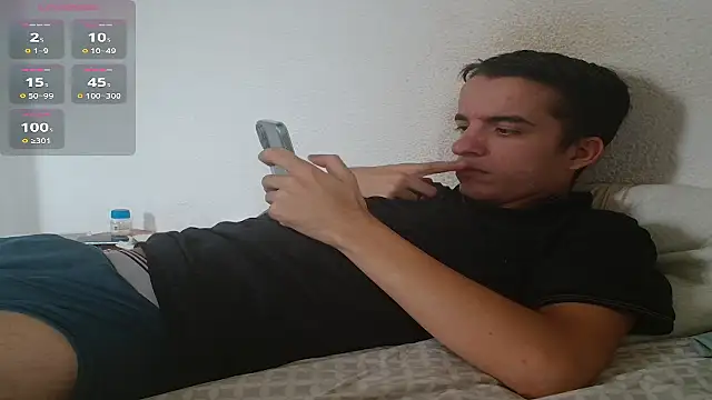 Snapshot of Tombgy07 chatting on 09/24/25, 10:51 Tombgy07 online show from 09/24/25, 10:51