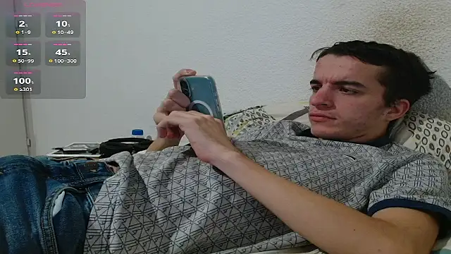 Snapshot of Tombgy07 chatting on 10/16/25, 07:04 Tombgy07 online show from 10/16/25, 07:04