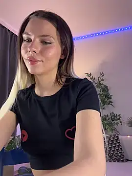 Snapshot of KittyKatyDream chatting on 01/14/25, 06:28 KittyKatyDream online show from 01/14/25, 06:28