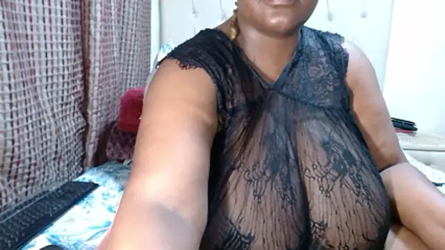 Snapshot of CHOCOLATEDARKBUSTYX chatting on 01/15/26, 06:00 CHOCOLATEDARKBUSTYX online show from 01/15/26, 06:00