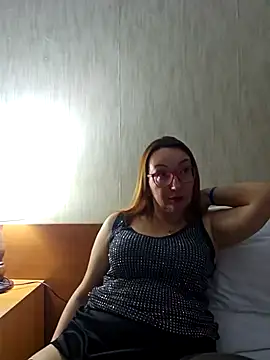 Snapshot of LybovNTV chatting on 09/21/25, 09:27 LybovNTV online show from 09/21/25, 09:27