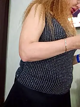 Snapshot of LybovNTV chatting on 09/24/25, 10:24 LybovNTV online show from 09/24/25, 10:24