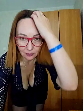 Snapshot of LybovNTV chatting on 10/02/25, 02:51 LybovNTV online show from 10/02/25, 02:51