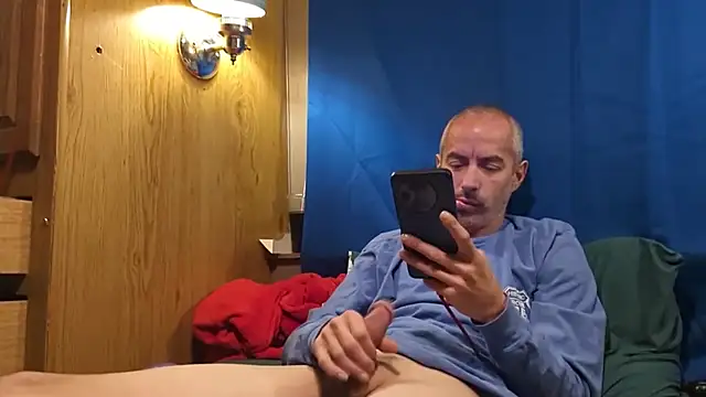 Snapshot of JunkieLiLMethWhore chatting on 02/19/26, 01:18 JunkieLiLMethWhore online show from 02/19/26, 01:18