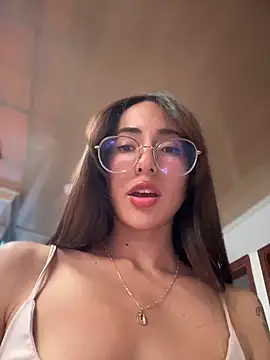 lauravasquez online show from 01/31/25, 09:05