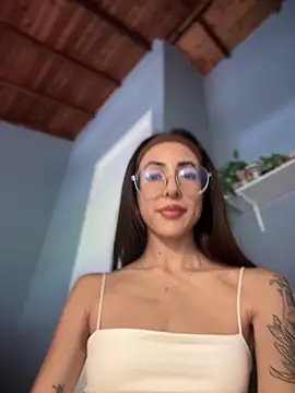 lauravasquez online show from 09/13/25, 04:51