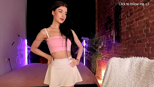 LauraCoy online show from 10/27/25, 02:10