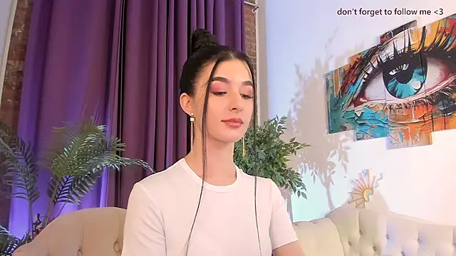Snapshot of LauraCoy chatting on 06/03/26, 09:31 LauraCoy online show from 06/03/26, 09:31