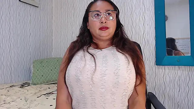 Snapshot of NadiaWhite chatting on 01/24/25, 06:46 NadiaWhite online show from 01/24/25, 06:46