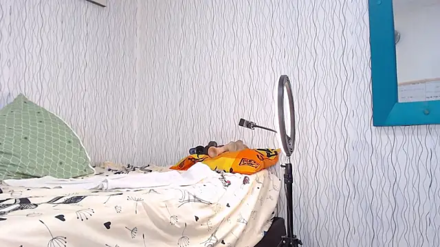 Snapshot of NadiaWhite chatting on 02/18/25, 09:53 NadiaWhite online show from 02/18/25, 09:53