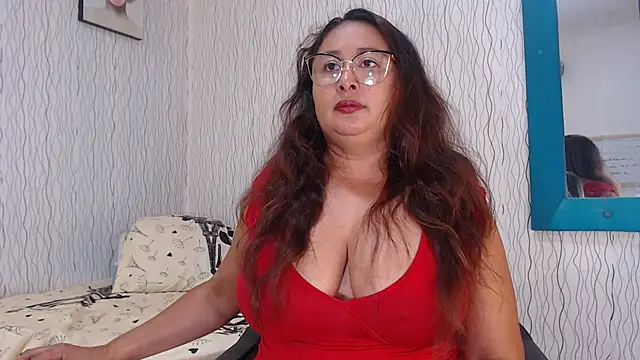 Snapshot of NadiaWhite chatting on 03/14/25, 06:07 NadiaWhite online show from 03/14/25, 06:07