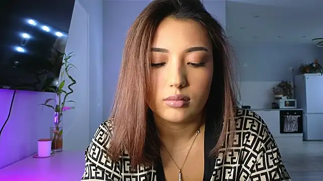 lily  foster online show from 03/23/25, 05:32