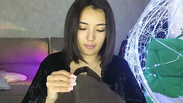 lily  foster online show from 11/17/25, 11:16