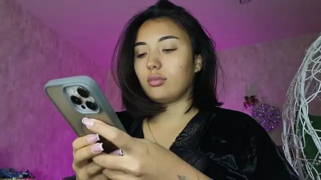 lily  foster online show from 12/18/25, 06:47