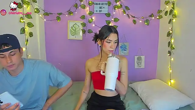 Snapshot of charlottte_queen chatting on 01/15/25, 10:02 charlottte queen online show from 01/15/25, 10:02