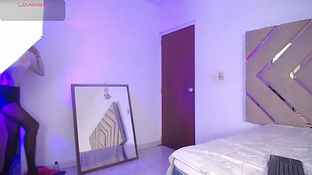 Raven foxter1 online show from 12/13/24, 04:22