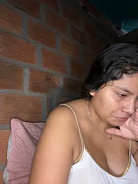 Snapshot of moncerrat_luna chatting on 02/04/25, 03:26 moncerrat luna online show from 02/04/25, 03:26