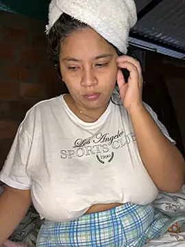 Snapshot of moncerrat_luna chatting on 02/12/25, 05:16 moncerrat luna online show from 02/12/25, 05:16