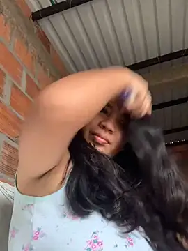 Snapshot of moncerrat_luna chatting on 02/19/25, 01:39 moncerrat luna online show from 02/19/25, 01:39