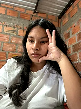 moncerrat luna online show from 11/16/25, 08:14