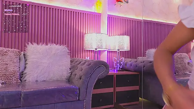 Emiily Scott1 online show from 12/03/24, 07:44