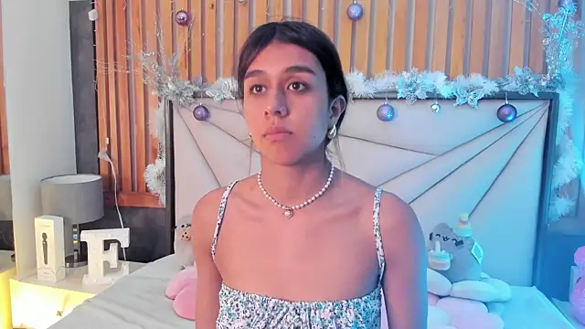 Emiily Scott1 online show from 12/05/24, 08:44