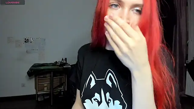 Snapshot of KitsuneRem chatting on 01/09/25, 10:20 KitsuneRem online show from 01/09/25, 10:20