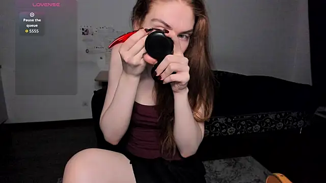 Snapshot of KitsuneRem chatting on 09/13/25, 09:14 KitsuneRem online show from 09/13/25, 09:14