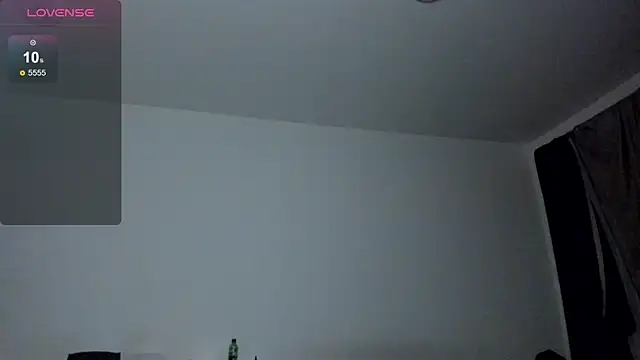 Snapshot of KitsuneRem chatting on 10/01/25, 07:42 KitsuneRem online show from 10/01/25, 07:42